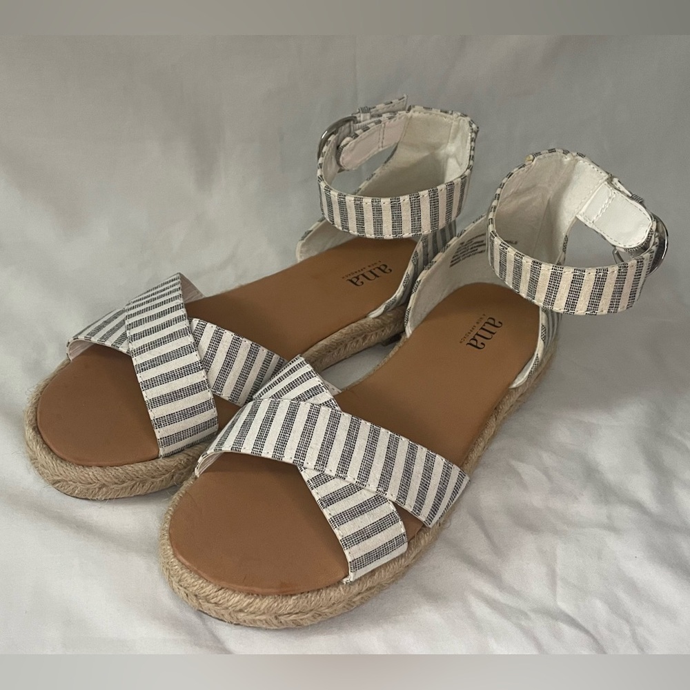 a.n.a Summer Sandel Size 7